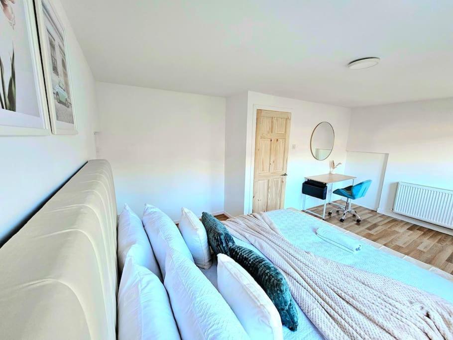 Spacious Haven With Free Parking 格拉斯哥 外观 照片