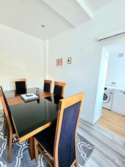 Spacious Haven With Free Parking 格拉斯哥 外观 照片